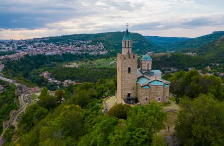 Камбаните на Царевец и катедралата във Велико Търново се включват в инициативата за мир на 21 септември